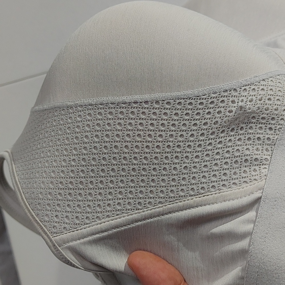 Hanes Bra - Picture 5 of 7